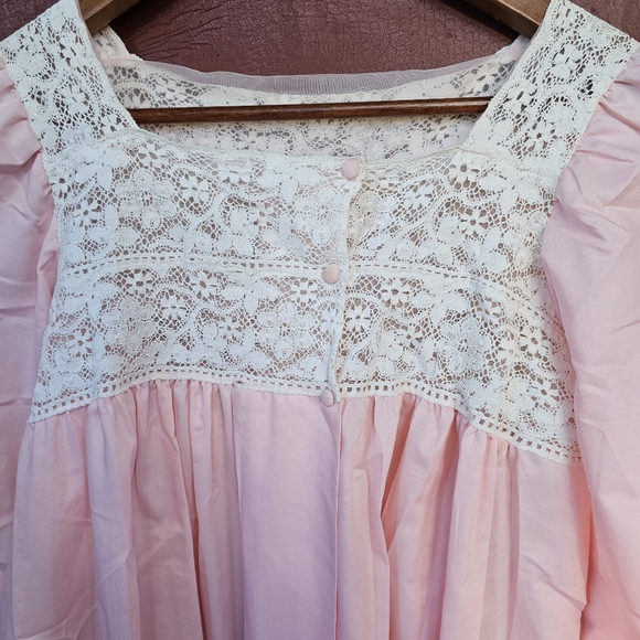 Vintage Linda Underlovelies Pink Nightgown - Picture 4 of 5